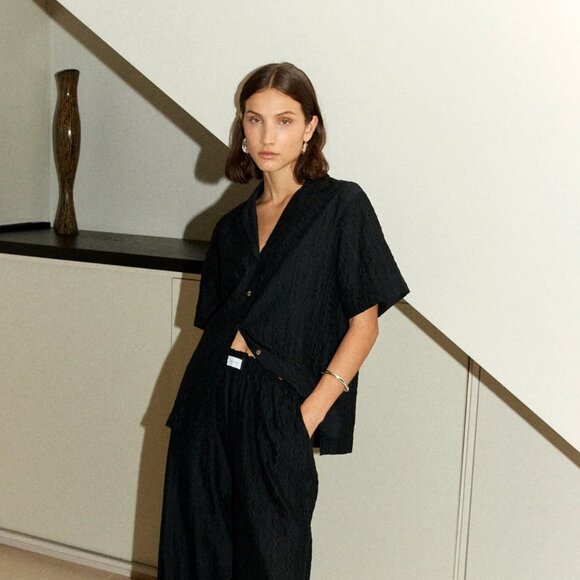 392. YAITTE Bondi Black Embroidered PJ Style Shirt $350 NWT Small - Picture 3 of 4